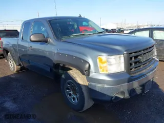 2007 GMC Sierra 1500 SLE1 with VIN 2GTEC190771561848, listed as a IAAI auction lot 41764309 with 205,149 mi miles. Bid and sale history available at carsss.com. Image 1.