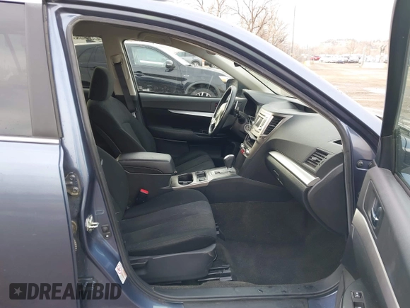 2014 Subaru Outback 2.5i Premium with VIN 4S4BRCCC0E3258106, listed as a IAAI auction lot 41151640 with 87,089 mi miles. Bid and sale history available at carsss.com. Image 5.