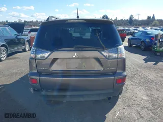 2013 Mitsubishi Outlander SE with VIN JA4JT3AW5DU020110, listed as a IAAI auction lot 41738969 with 125,246 mi miles. Bid and sale history available at carsss.com. Image 16.