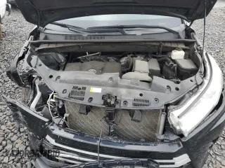 2019 Toyota Highlander SE z VIN 5TDJZRFH8KS613995, wystawiony jako Copart lot #57644135 z przebiegiem 110 326 mil mil oraz Szkoda całkowita • Salvage title. Historia ofert i sprzedaży dostępna na DreamBid. Obrazek 12.