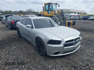 2011 Dodge Charger SE z VIN 2B3CL3CG2BH613560, wystawiony jako IAAI lot #42014138 z przebiegiem Nie podano mil oraz . Historia ofert i sprzedaży dostępna na DreamBid. Obrazek 1.