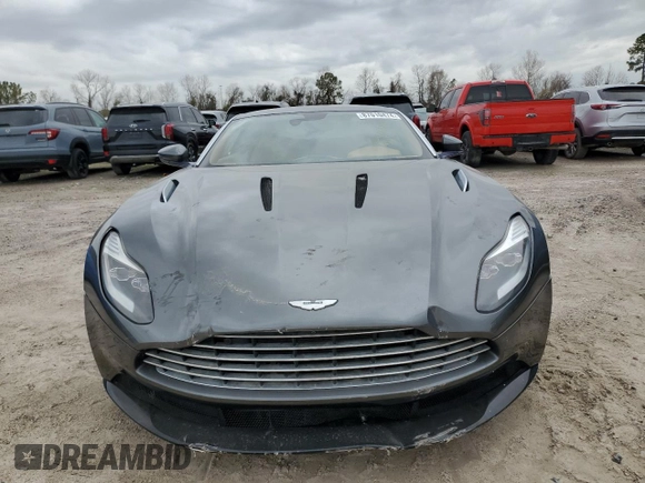 2017 Aston Martin DB11 z VIN SCFRMFAV2HGL00765, wystawiony jako Copart lot #87010474 z przebiegiem Nie podano mil oraz Nie do naprawy. Historia ofert i sprzedaży dostępna na DreamBid. Obrazek 5.