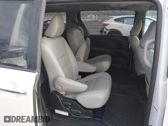2017 Toyota Sienna XLE with VIN 5TDDZ3DC3HS167636, listed as a IAAI auction lot 41486242 with 72,373 mi miles and . Bid and sale history available at DreamBid. Image 8.