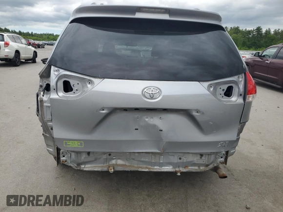 2011 Toyota Sienna XLE z VIN 5TDDK3DC1BS018203, wystawiony jako Copart lot #58807795 z przebiegiem 103 177 mil mil oraz Szkoda całkowita • Salvage title. Historia ofert i sprzedaży dostępna na DreamBid. Obrazek 6.