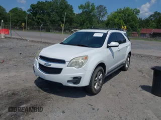 2013 Chevrolet Equinox LT z VIN 2GNALDEK7D1141324, wystawiony jako IAAI lot #42320490 z przebiegiem 158 523 mil mil oraz . Historia ofert i sprzedaży dostępna na DreamBid. Obrazek 2.