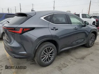 2025 Lexus NX 250 z VIN JTJADCAZ0S5024650, wystawiony jako Copart lot #60754175 z przebiegiem 4 736 mil mil oraz Szkoda całkowita • Salvage title. Historia ofert i sprzedaży dostępna na DreamBid. Obrazek 3.