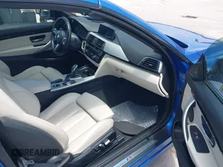 2018 BMW 4 Series 440i z VIN WBA4Z5C56JEE16537, wystawiony jako IAAI lot #42432394 z przebiegiem 56 053 mil mil oraz . Historia ofert i sprzedaży dostępna na DreamBid. Obrazek 5.