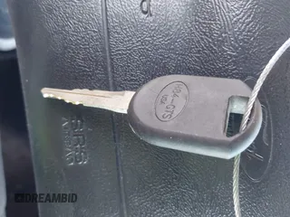 2001 Ford Explorer XLT с VIN 1FMZU63E71ZA30062, выставлен на аукционе IAAI как лот 40083027 с пробегом 243 938 миль миль и . История ставок и продаж доступна на DreamBid. Изображение 11.