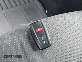 2015 Toyota Camry XLE with VIN 4T4BF1FKXFR465183, listed as a IAAI auction lot 41994681 with 113,891 mi miles and . Bid and sale history available at carsss.com. Image 11.