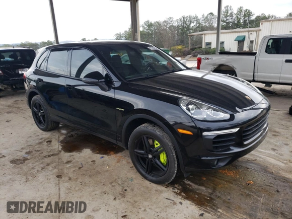 2016 Porsche Cayenne S E-Hybrid with VIN WP1AE2A26GLA17555, listed as a Copart auction lot 44078415 with 56,830 mi miles and Clean title. Bid and sale history available at DreamBid. Image 4.