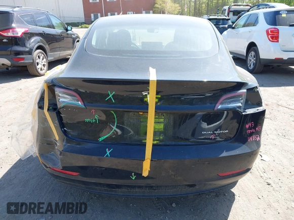 2018 Tesla Model 3 Long Range Battery z VIN 5YJ3E1EB6JF086612, wystawiony jako IAAI lot #42149440 z przebiegiem 101 170 mil mil oraz . Historia ofert i sprzedaży dostępna na DreamBid. Obrazek 16.
