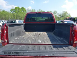 2002 Ford F-250 XL с VIN 1FTNW21F92EC27048, выставлен на аукционе IAAI как лот 42016383 с пробегом 179 671 миль миль и . История ставок и продаж доступна на DreamBid. Изображение 18.