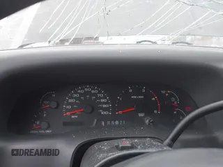 2002 Ford F-250 XL с VIN 1FTNX21F82EB81807, выставлен на аукционе IAAI как лот 41428093 с пробегом Не указан миль и . История ставок и продаж доступна на DreamBid. Изображение 7.