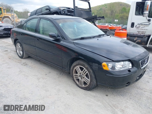 2005 Volvo S60 with VIN YV1RS592052430958, listed as a IAAI auction lot 42115131 with 187,424 mi miles. Bid and sale history available at carsss.com. Image 1.
