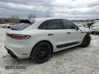 2023 Porsche Macan GTS z VIN WP1AF2A51PLB56631, wystawiony jako Copart lot #47522995 z przebiegiem 31 603 mil mil oraz Szkoda całkowita • Salvage title. Historia ofert i sprzedaży dostępna na DreamBid. Obrazek 3.