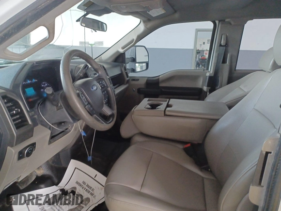 2022 Ford F-250 XL z VIN 1FT7X2B67NEE90700, wystawiony jako IAAI lot #42861503 z przebiegiem 71 564 mil mil oraz . Historia ofert i sprzedaży dostępna na DreamBid. Obrazek 6.