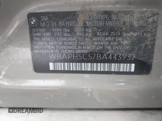 2011 BMW 3 Series 328i with VIN WBAPH5C57BA443932, listed as a IAAI auction lot 40832127 with 206,426 mi miles and . Bid and sale history available at carsss.com. Image 9.