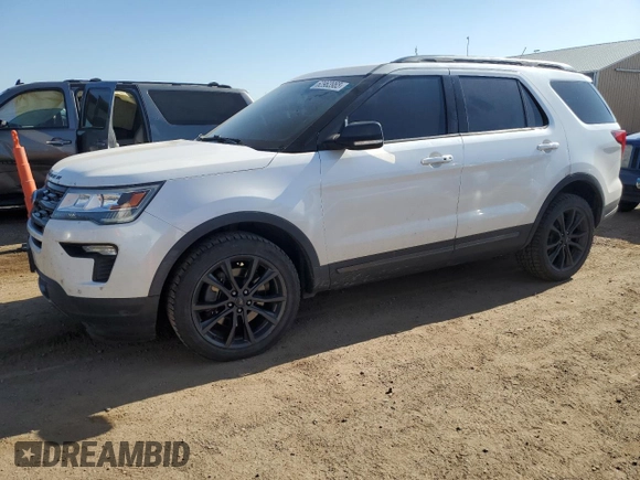 2018 Ford Explorer XLT z VIN 1FM5K8D85JGA42358, wystawiony jako Copart lot #62963965 z przebiegiem 156 247 mil mil oraz Czysty tytuł • Clean title. Historia ofert i sprzedaży dostępna na DreamBid. Obrazek 1.