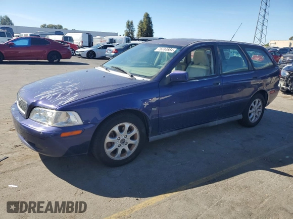2004 Volvo V40 z VIN YV1VW27524F027635, wystawiony jako Copart lot #76744664 z przebiegiem 130 302 mil mil oraz Tytuł czysty. Historia ofert i sprzedaży dostępna na DreamBid. Obrazek 1.
