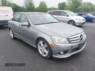 2010 Mercedes-Benz C 300 Sport z VIN WDDGF8BB5AR091229, wystawiony jako IAAI lot #42266697 z przebiegiem 52 632 mil mil oraz . Historia ofert i sprzedaży dostępna na DreamBid. Obrazek 1.