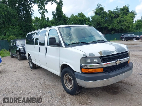 2011 Chevrolet Express Passenger 1LT z VIN 1GAZG1FG7B1171122, wystawiony jako IAAI lot #42781322 z przebiegiem 262 838 mil mil oraz . Historia ofert i sprzedaży dostępna na DreamBid. Obrazek 1.