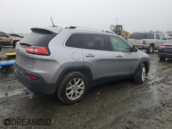 2018 Jeep Cherokee Latitude with VIN 1C4PJLCB3JD611984, listed as a Copart auction lot 43281375 with 145,126 mi miles and Salvage Title. Bid and sale history available at carsss.com. Image 3.