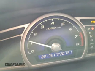 2008 Honda Civic LX z VIN 2HGFA16528H351971, wystawiony jako IAAI lot #41810695 z przebiegiem 221 757 mil mil oraz . Historia ofert i sprzedaży dostępna na DreamBid. Obrazek 9.