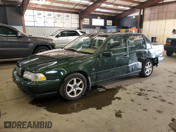 2000 Volvo S70 z VIN YV1LS61J0Y2668599, wystawiony jako Copart lot #43539515 z przebiegiem 114 638 mil mil oraz Szkoda całkowita • Salvage title. Historia ofert i sprzedaży dostępna na DreamBid. Obrazek 1.