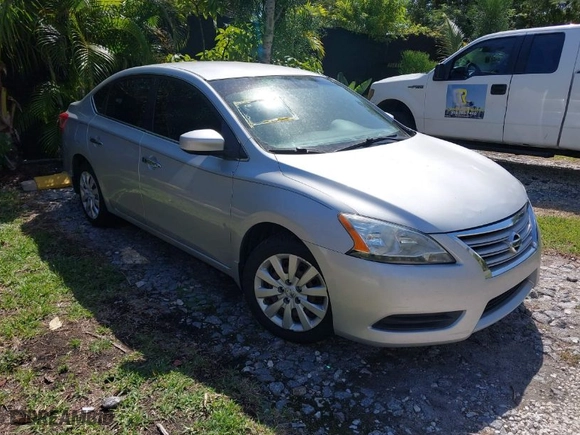 2013 Nissan Sentra SV with VIN 1N4AB7AP4DN902166, listed as a IAAI auction lot 41716134 with 132,185 mi miles. Bid and sale history available at carsss.com. Image 1.