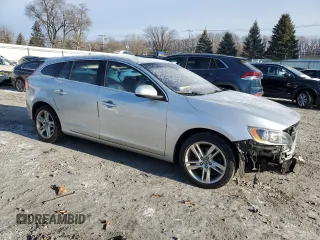 2015 Volvo V60 T5 Drive-E Premier with VIN YV140MEB7F1200244, listed as a Copart auction lot 88470135 with 250,803 mi miles and Salvage Title. Bid and sale history available at carsss.com. Image 4.