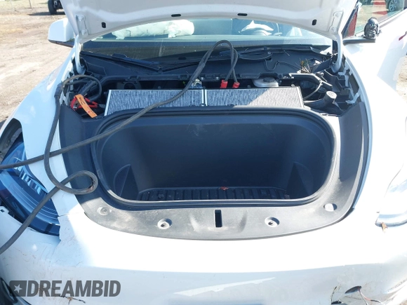 2021 Tesla Model Y Long Range with VIN 5YJYGDEE9MF239726, listed as a IAAI auction lot 41952158 with 37,088 mi miles and . Bid and sale history available at DreamBid. Image 10.