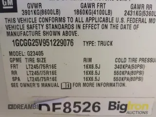 2005 Chevrolet Express Cargo with VIN 1GCGG25V951229076, listed as a IAAI auction lot 42031009 with 114,530 mi miles and . Bid and sale history available at DreamBid. Image 9.