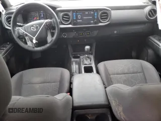 2017 Toyota Tacoma SR5 z VIN 3TMAZ5CN1HM047528, wystawiony jako Copart lot #49260315 z przebiegiem 78 361 mil mil oraz Szkody całkowita. Historia ofert i sprzedaży dostępna na DreamBid. Obrazek 8.