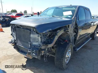 2018 Ram 2500 Tradesman z VIN 3C6UR5HL8JG283609, wystawiony jako IAAI lot #42491762 z przebiegiem 139 492 mil mil oraz . Historia ofert i sprzedaży dostępna na DreamBid. Obrazek 6.