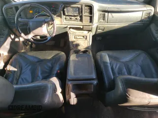 2001 GMC Sierra 1500 SLE z VIN 2GTEC19T811149861, wystawiony jako Copart lot #89205095 z przebiegiem 289 190 mil mil oraz Czysty tytuł • Clean title. Historia ofert i sprzedaży dostępna na DreamBid. Obrazek 8.