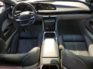 2022 Lucid Air Grand Touring z VIN 50EA1GBAXNA003291, wystawiony jako Copart lot #56681945 z przebiegiem 18 672 mil mil oraz Szkoda całkowita • Salvage title. Historia ofert i sprzedaży dostępna na DreamBid. Obrazek 8.