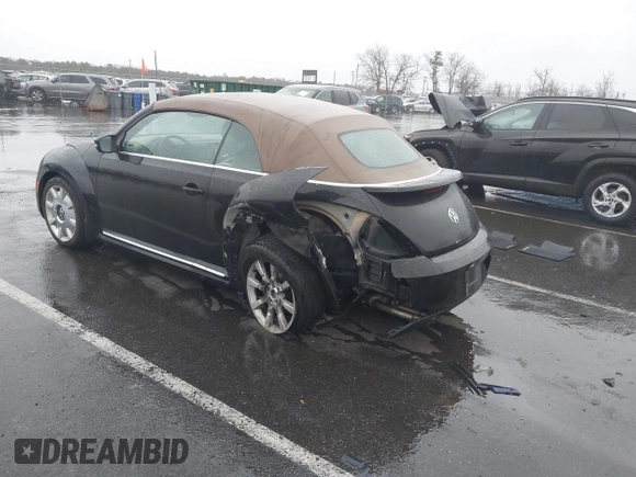 2013 Volkswagen Beetle 2.5L with VIN 3VW5P7AT8DM832656, listed as a IAAI auction lot 41729356 with 124,156 mi miles and . Bid and sale history available at DreamBid. Image 3.