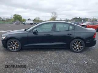 2019 Volvo S60 Momentum with VIN 7JRA22TK5KG018383, listed as a IAAI auction lot 42146289 with 111,227 mi miles. Bid and sale history available at carsss.com. Image 14.