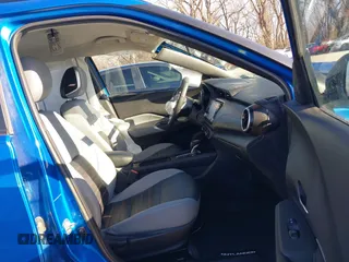 2024 Nissan Kicks SR with VIN 3N1CP5DV3RL495793, listed as a IAAI auction lot 41077823 with 17,252 mi miles and . Bid and sale history available at DreamBid. Image 5.
