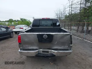 2006 Nissan Titan XE z VIN 1N6BA07A46N505410, wystawiony jako IAAI lot #42345334 z przebiegiem 267 891 mil mil oraz . Historia ofert i sprzedaży dostępna na DreamBid. Obrazek 16.