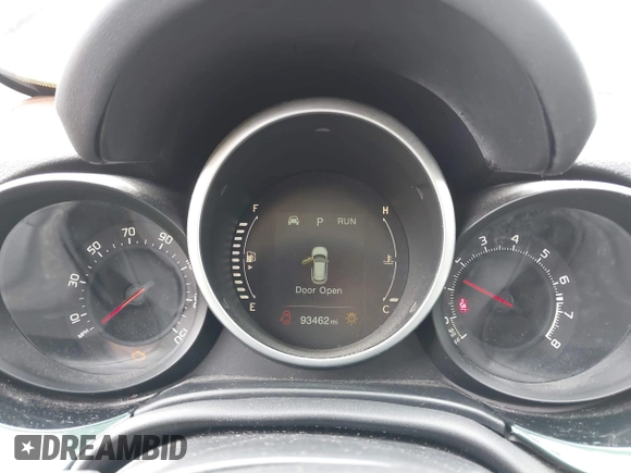 2016 FIAT 500X Lounge z VIN ZFBCFYDT3GP393494, wystawiony jako IAAI lot #42208957 z przebiegiem 93 462 mil mil oraz . Historia ofert i sprzedaży dostępna na DreamBid. Obrazek 7.