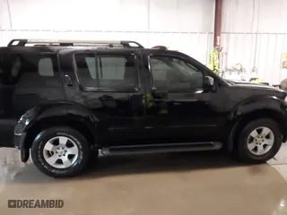 2005 Nissan Pathfinder LE with VIN 5N1AR18W85C766004, listed as a IAAI auction lot 41727909 with 197,926 mi miles. Bid and sale history available at carsss.com. Image 13.