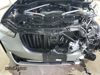 2024 BMW X5 xDrive40i z VIN 5UX23EU00R9U33915, wystawiony jako Copart lot #58737875 z przebiegiem Nie podano mil oraz Czysty tytuł • Clean title. Historia ofert i sprzedaży dostępna na DreamBid. Obrazek 12.