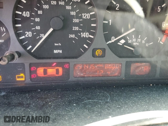 1999 BMW 3 Series 323i z VIN WBAAM3330XFP60241, wystawiony jako Copart lot #58614475 z przebiegiem 291 415 mil mil oraz Czysty tytuł • Clean title. Historia ofert i sprzedaży dostępna na DreamBid. Obrazek 9.
