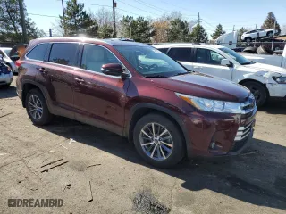 2019 Toyota Highlander SE with VIN 5TDJZRFHXKS735130, listed as a Copart auction lot 48136405 with 81,461 mi miles and Salvage Title. Bid and sale history available at carsss.com. Image 4.