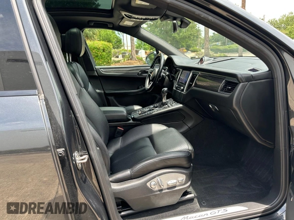 2017 Porsche Macan GTS with VIN WP1AG2A58HLB56625, listed as a Copart auction lot 56783115 with 100,933 mi miles and Clean Title. Bid and sale history available at DreamBid. Image 5.