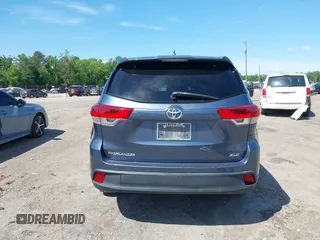 2019 Toyota Highlander SE with VIN 5TDKZRFH1KS290412, listed as a IAAI auction lot 42272229 with 74,212 mi miles and . Bid and sale history available at DreamBid. Image 17.
