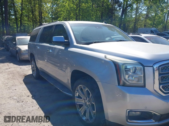 2015 GMC Yukon XL SLT with VIN 1GKS1HKC8FR221608, listed as a IAAI auction lot 42044318 with 215,757 mi miles. Bid and sale history available at carsss.com. Image 13.