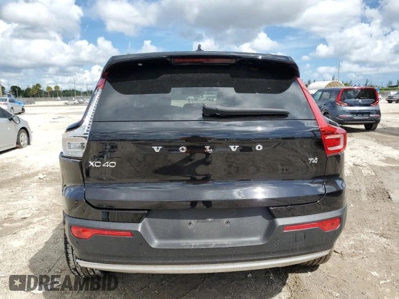2021 Volvo XC40 Momentum z VIN YV4AC2HK5M2458900, wystawiony jako Copart lot #73645094 z przebiegiem 27 965 mil mil oraz Szkoda całkowita • Salvage title. Historia ofert i sprzedaży dostępna na DreamBid. Obrazek 6.