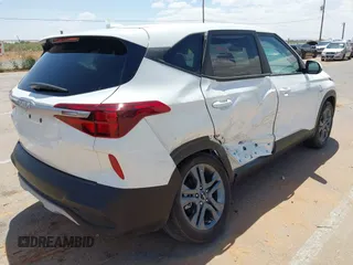 2023 Kia Seltos LX with VIN KNDEPCAA7P7367893, listed as a IAAI auction lot 42184883 with 21,993 mi miles and . Bid and sale history available at DreamBid. Image 4.